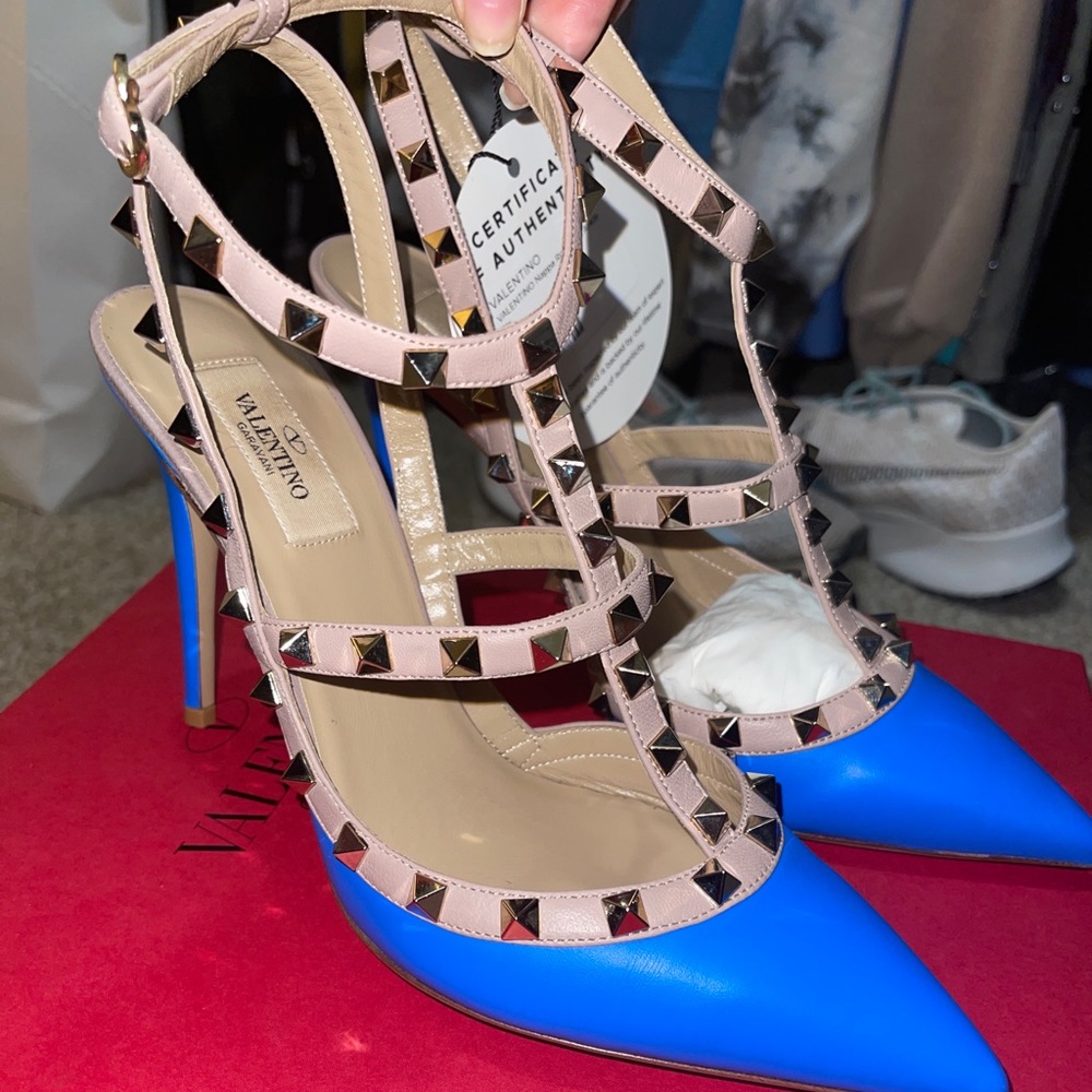 VALENTINO GARAVANI Rockstud Ankle Strap Caged Pump Patent Leather Size 40